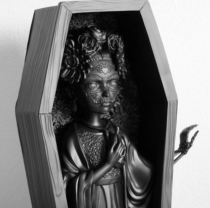 Frida Sculpture Black Colorway