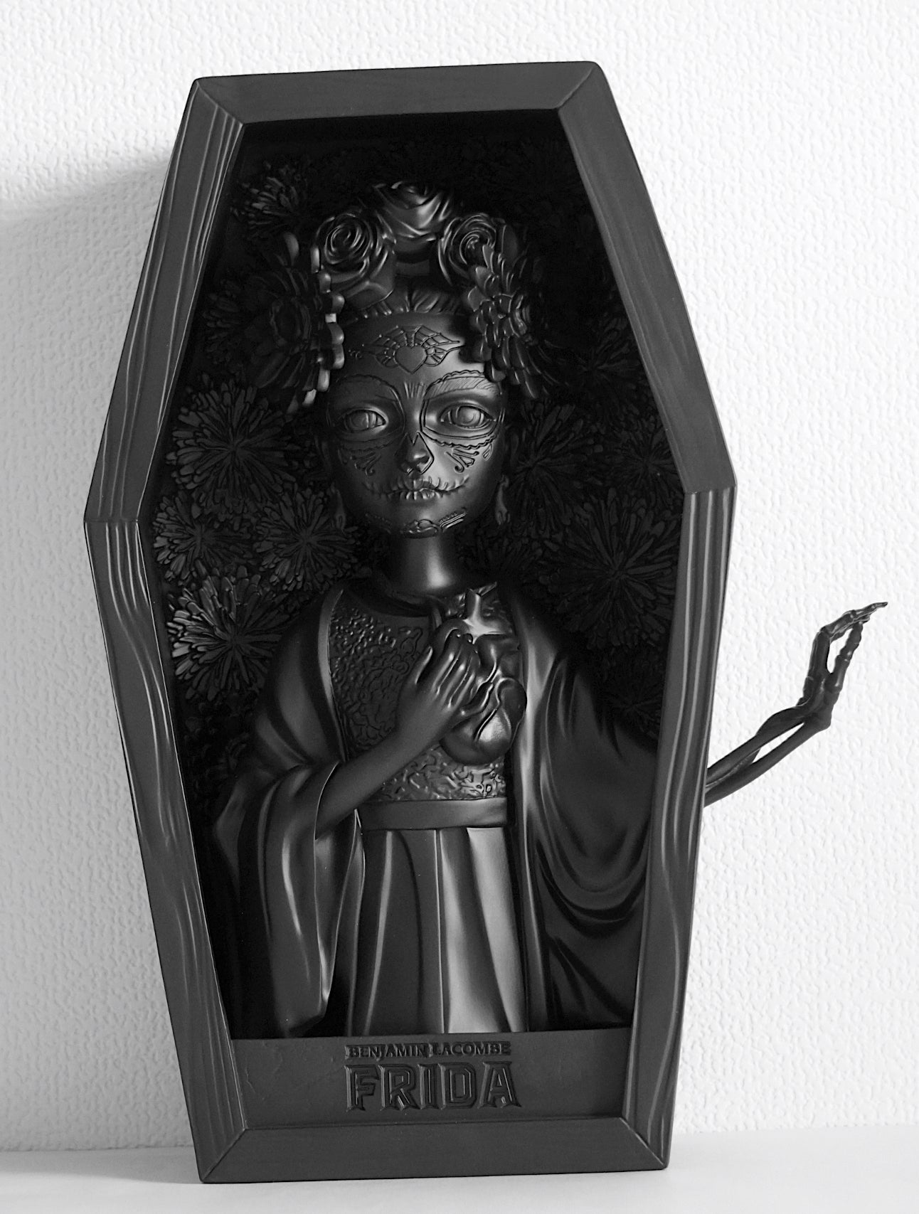 Frida Sculpture Black Colorway